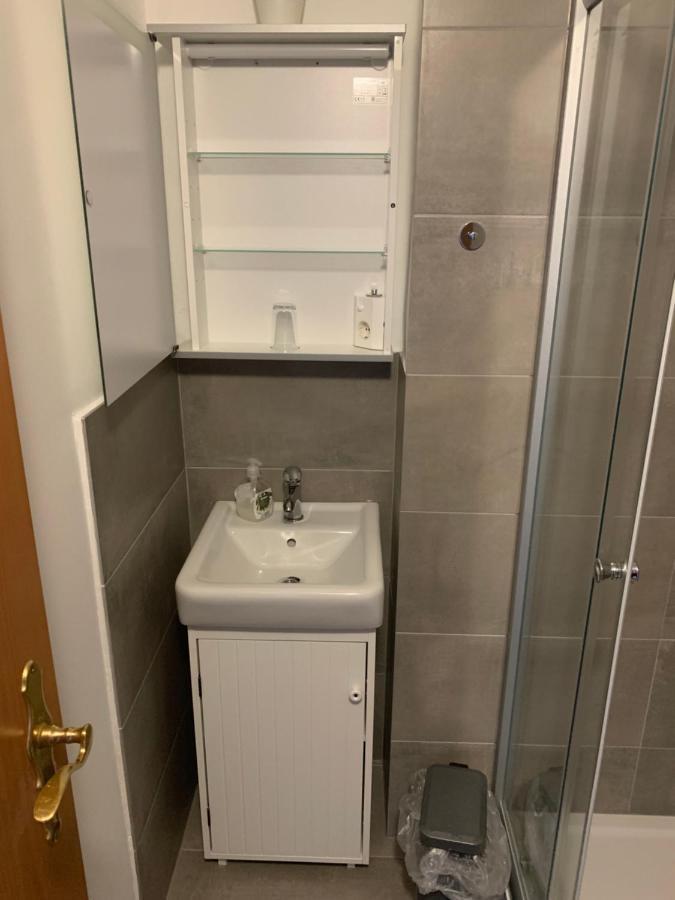 Roccos Raum Hotel Капфенберг Екстериор снимка