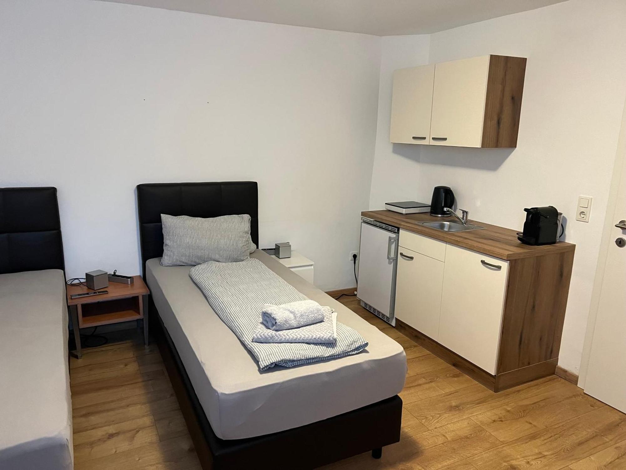 Roccos Raum Hotel Капфенберг Екстериор снимка
