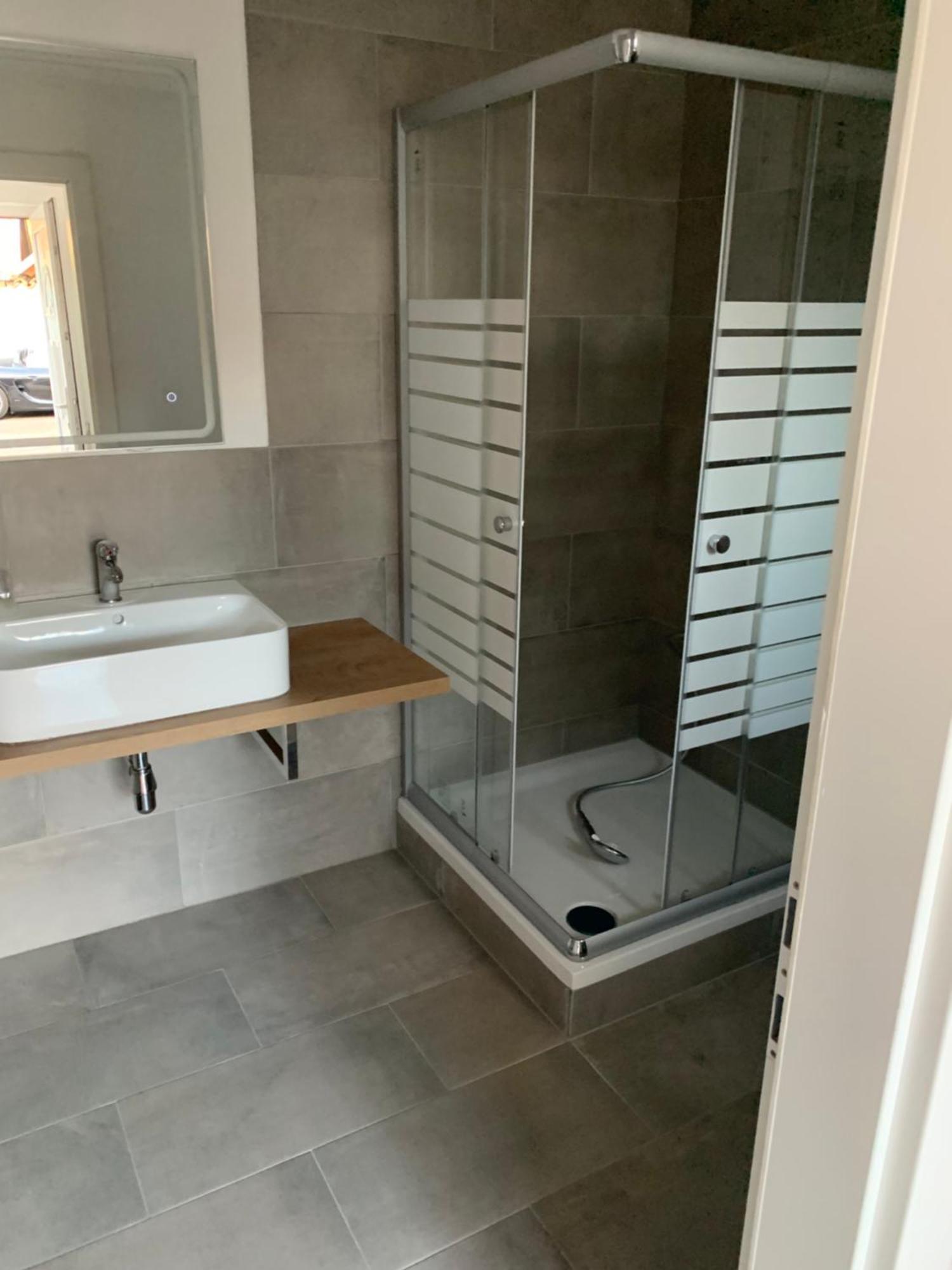 Roccos Raum Hotel Капфенберг Екстериор снимка